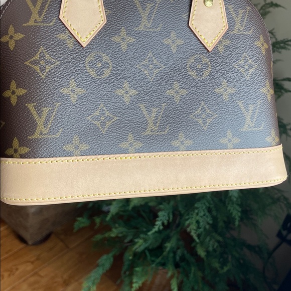 Louis Vuitton Alma BB Bag in Brown Monogram
“Price is Firm” - Picture 12 of 14